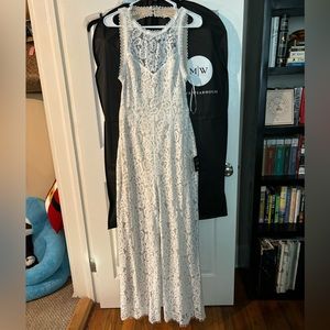 Lulu’s jumpsuit NWT Medium